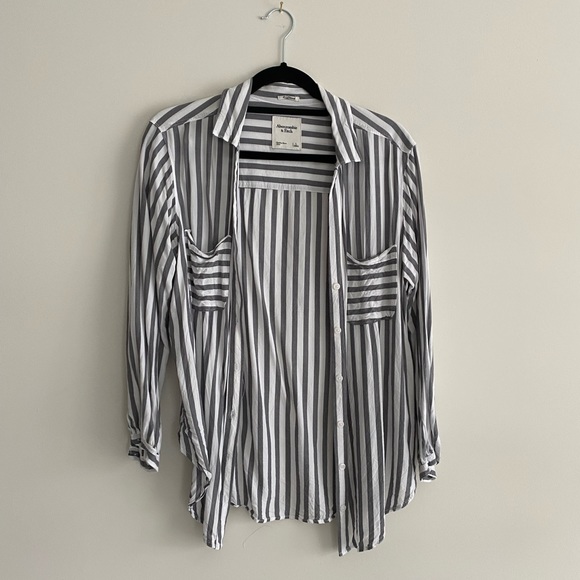 Abercrombie & Fitch Tops - Abercrombie Button-down